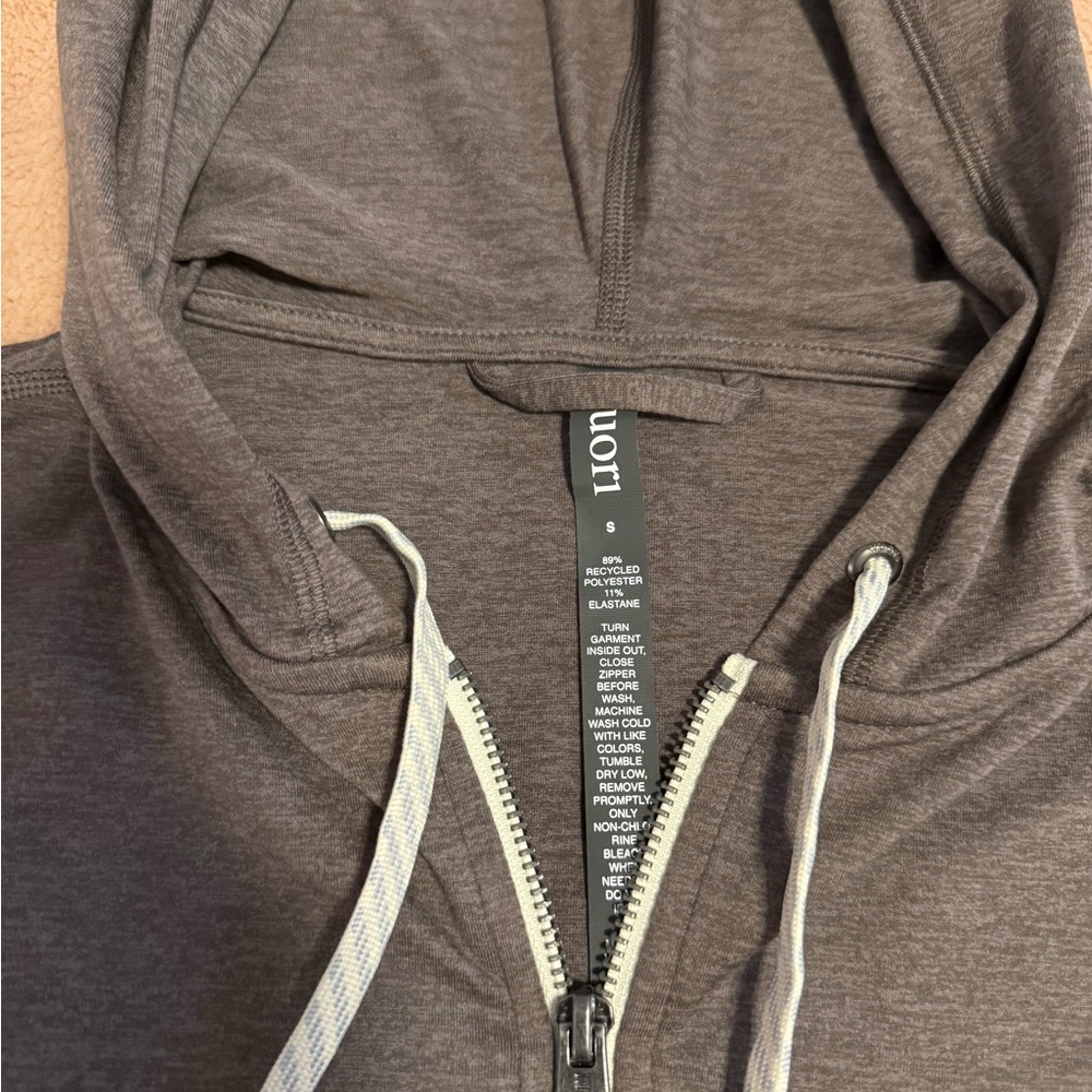 Vuori Halo Performance Hoodie 2.0 - Picture 9 of 10